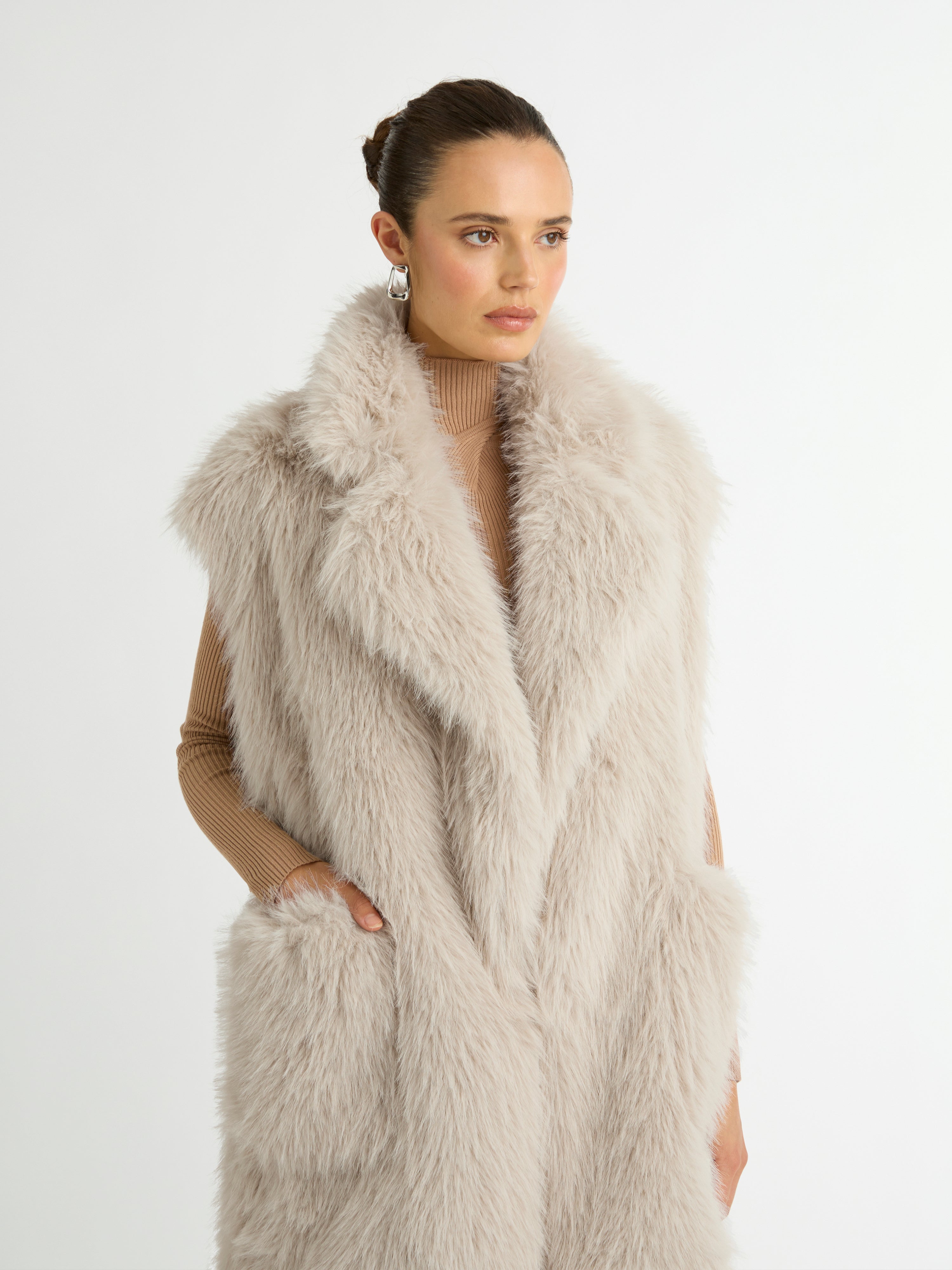 Cindy Fur Vest Oat | Faux Fur Vest | SHEIKE