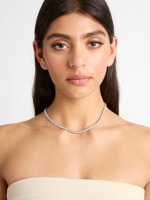 PARK AVE NECKLACE SILVER MODEL IMAGE