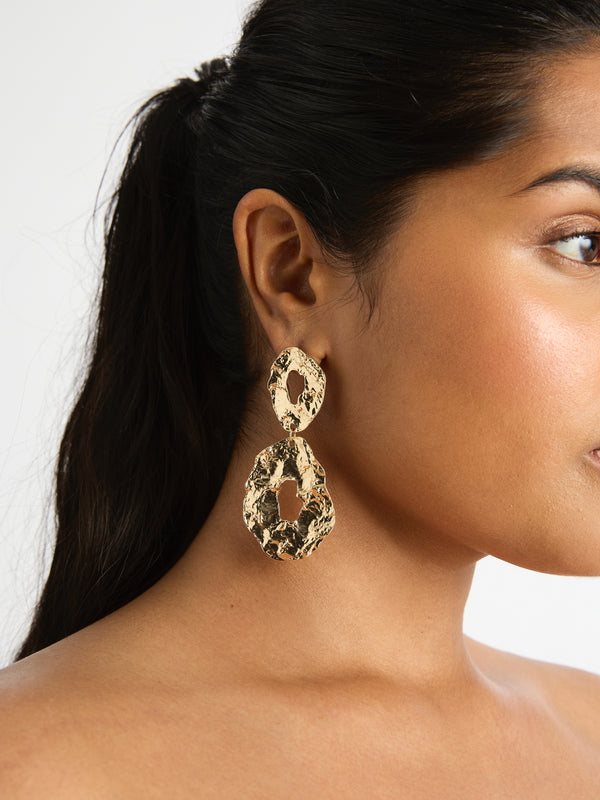 SHEIKE Paradise Earring Gold 1007284 Model Image