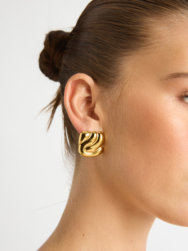 SHEIKE Vanessa Earrings Gold 1007286 Model Image