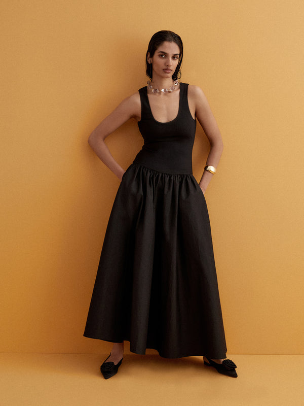 SHEIKE Selena Maxi Dress Black 1006920 Campaign Image