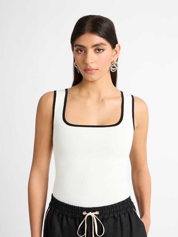 Size8 SHEIKE Raquel Top White Black 1006881 Detail Image