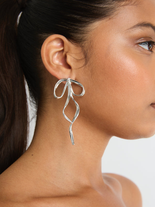 SHEIKE Springtime Earring Silver 1007199 Model Image